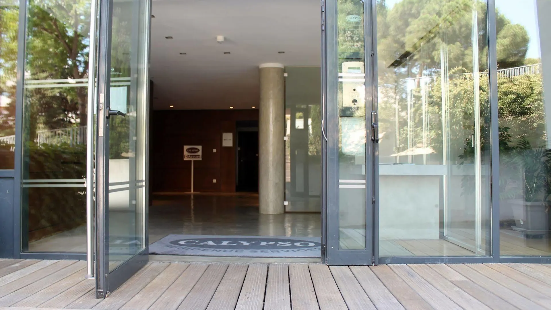 Residence Services Calypso Calanques Plage Marsella 0*,  Francia